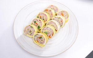 Hướng dẫn cách làm trứng cuộn thịt hấp