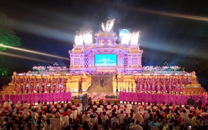 Khai mạc Festival Nghề truyền thống Huế 2017 đầy cảm xúc với nón lá, áo dài