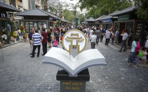 Độc đáo phố sách Hà Nội ngày khai trương