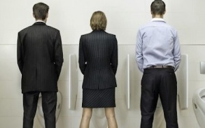 Điểm mặt những 'thủ phạm' khiến bạn tiểu đêm thường xuyên