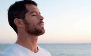 4 bài tập thở cho người rối loạn nhịp tim nhanh