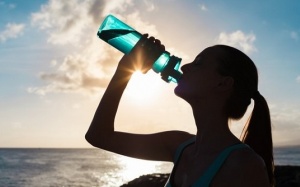 Mất nước, thiếu nước mùa Hè ảnh hưởng gì tới sức khỏe?