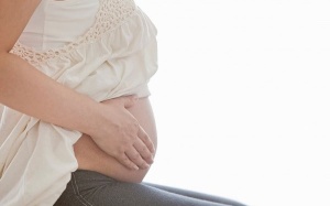 Bà bầu bị hở eo tử cung nguy hiểm thế nào?