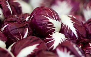 Lý do nên ăn radicchio - loại rau diếp xoăn đặc biệt