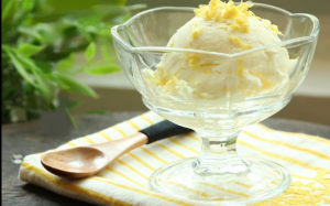 Cùng bé yêu vào bếp làm kem cam mát lạnh cho ngày Hè