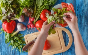 6 loại rau nên ăn để đối phó với cái nóng mùa Hè