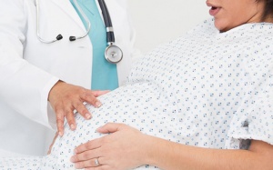 Phụ nữ mang thai bị viêm gan C phải làm sao?