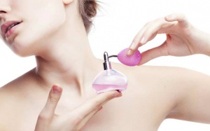 Gifographic: 9 sai lầm thường gặp khi sử dụng nước hoa