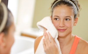 Đối phó với mụn trứng cá tuổi dậy thì