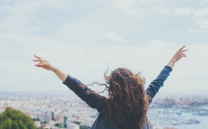 Sao cứ phải dùng thuốc NSAIDs trong khi có đầy cách giảm đau tốt hơn?