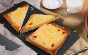 Cùng bé yêu làm bánh mì nướng phô mai