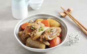 Cách làm cánh gà om củ cải ngọt mềm