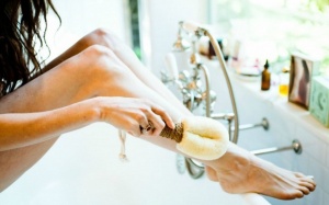 'Binh pháp' dựa vào tự nhiên để khắc chế da sần sùi, khô ráp