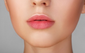 Cách tẩy tế bào chết cho môi tại nhà