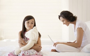 Cha mẹ dùng thiết bị điện tử nhiều, con dễ gặp vấn đề hành vi?