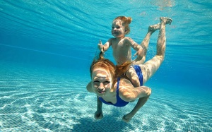 Infographic: 8 lợi ích của bơi lội được khoa học chứng minh