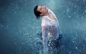 Bị dính mưa, cần làm gì để không ốm?