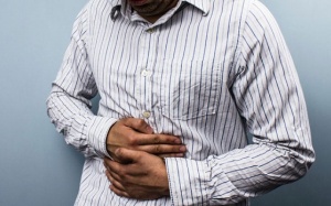 Làm sao khắc phục tình trạng táo bón cho người bệnh Parkinson?