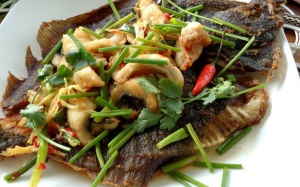 Đổi vị với món cá chim sốt chua cay