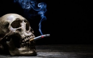 Ngoài phổi, hút thuốc lá còn tổn hại đến 9 cơ quan sau