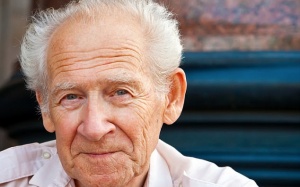 Con người có thể sống đến 120 tuổi trong 60 năm tới