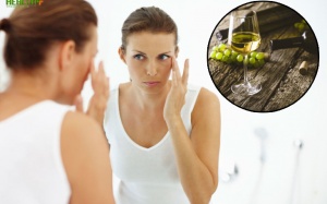 Tác dụng làm đẹp da bất ngờ của rượu vang trắng