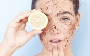 Vì sao bạn nên sử dụng chanh để chăm sóc da?