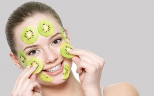 Tự làm 8 loại mặt nạ kiwi chăm sóc da tại nhà 