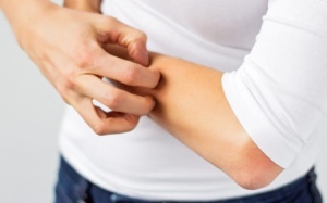 Người bị bệnh ngoài da có được hiến máu không?