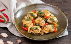 Sò điệp xào húng quế đổi vị cuối tuần