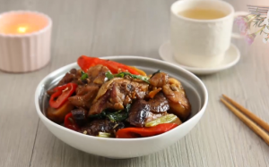 Món ngon đầu tuần: Đùi gà kho nấm