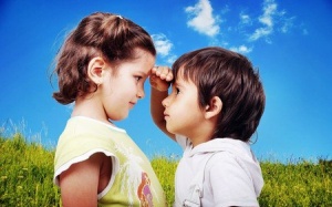 Trẻ thấp hơn các bạn cùng tuổi có phải bị thiếu calci? 