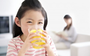 5 loại nước giúp trẻ thanh nhiệt, chống táo bón