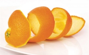 Tự chế mặt nạ làm trắng và sáng da bằng bột vỏ cam