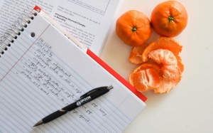 Sỹ tử ăn gì khi thức đêm học bài, tránh buồn ngủ?