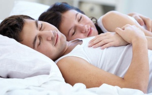 Đàn ông ngủ sớm có thể có 'tinh binh' khỏe mạnh hơn