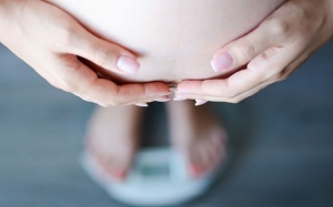 Mẹ thừa cân, béo phì con dễ bị dị tật bẩm sinh