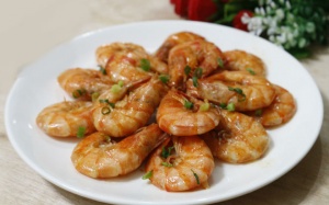 Tôm rim nước cốt dừa đổi vị cho bữa cơm tối