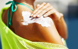 4 sai lầm khi dùng kem chống nắng khiến da vẫn đen sạm, cháy nắng