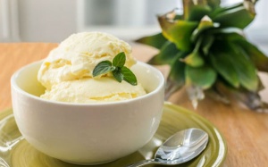 Cùng bé yêu học cách làm kem dứa ngon mê ly