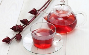 Ích lợi của trà Hibiscus và lưu ý khi sử dụng
