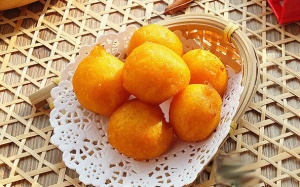 Món ăn vặt ngon: Bánh khoai viên chiên giòn