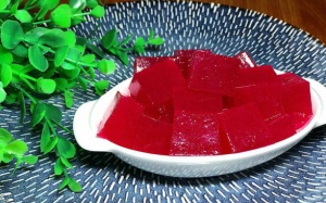 Cùng bé yêu làm thạch thanh long mát lịm