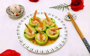 Món ngon đầu tuần: Bí ngòi nhồi tôm hấp xì dầu ngon quên sầu