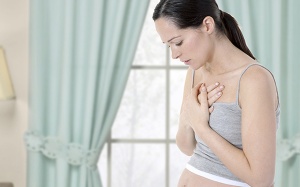 Tại sao phụ nữ mang thai bị khó thở trong những tháng cuối thai kỳ?