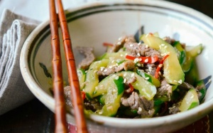 Ngon lạ: Thịt bò xào dưa chuột đơn giản mà đưa cơm