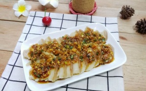 Thịt ba chỉ luộc sốt hành tỏi ngon lạ mà không ngấy