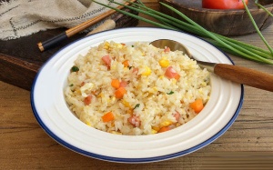 Món ăn sáng: Cách làm cơm rang thập cẩm đơn giản mà ngon mê