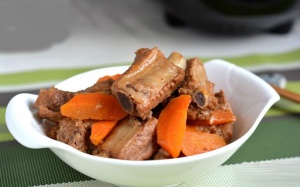 Sườn om cà rốt thơm mềm khó cưỡng