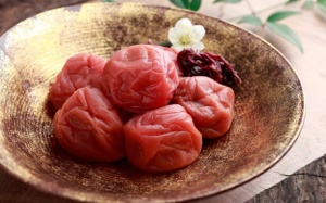Mơ muối umeboshi - món nhỏ dân dã của xứ sở Hoa Anh Đào